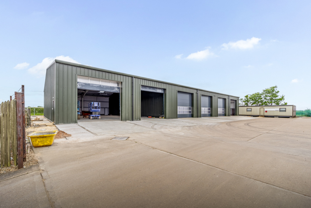 New Warehouse Industrial Unit Available Immediately Close to the A17