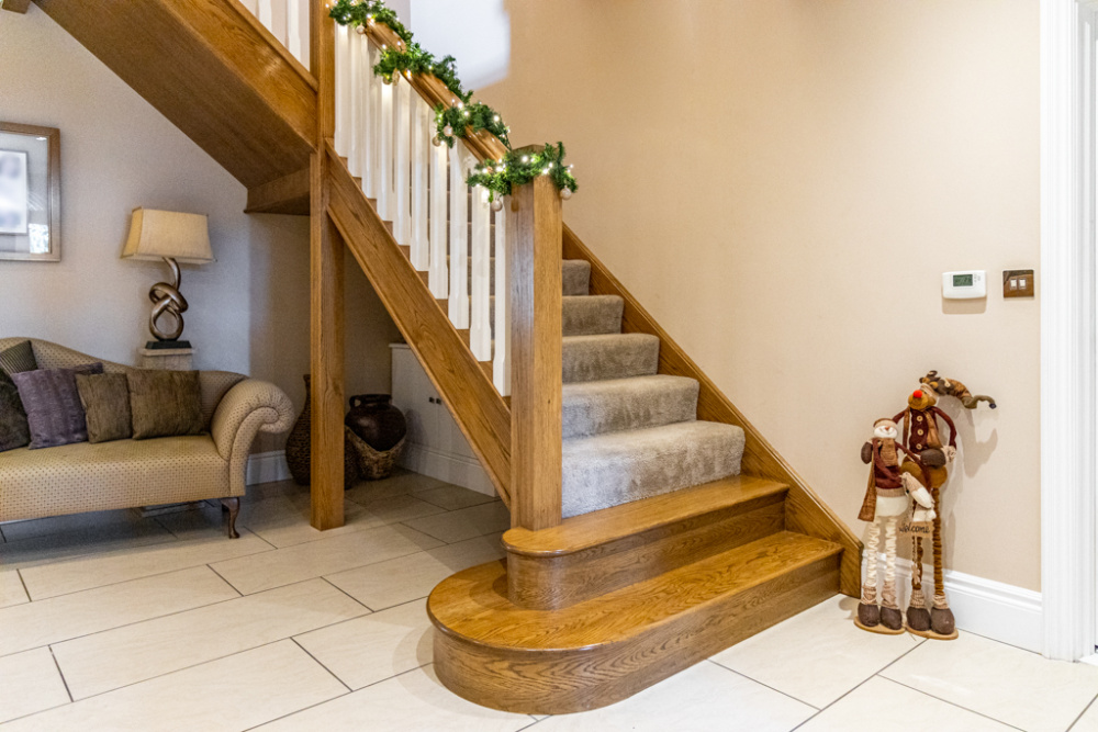 Superb Luxury Executive 5 Bedroomed House For Sale in Desirable