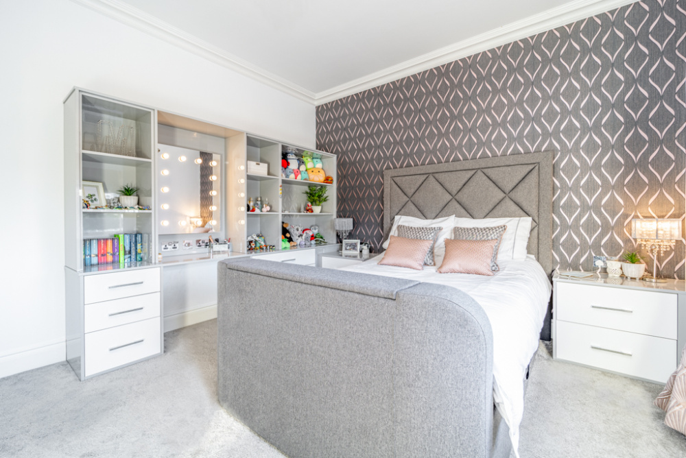 Superb Luxury Executive 5 Bedroomed House For Sale in Desirable