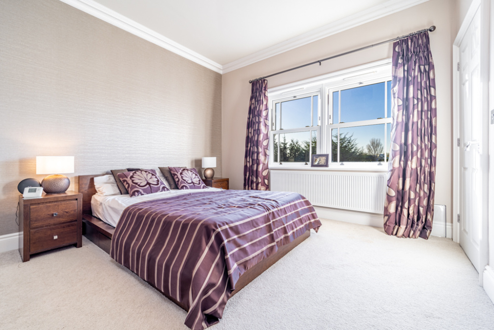 Superb Luxury Executive 5 Bedroomed House For Sale in Desirable